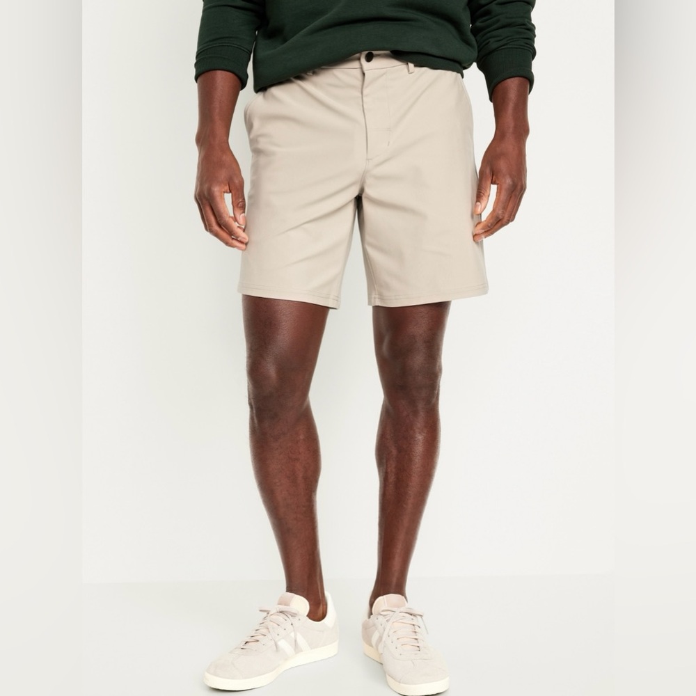 NWT Old Navy Men’s Hybrid Tech Chino Shorts -- 8-inch inseam